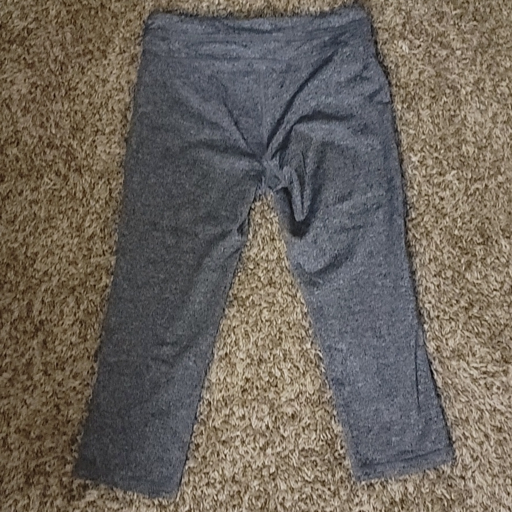 Gray Capri Athletic Pants Brand Unknown Size Small - Picture 4 of 4
